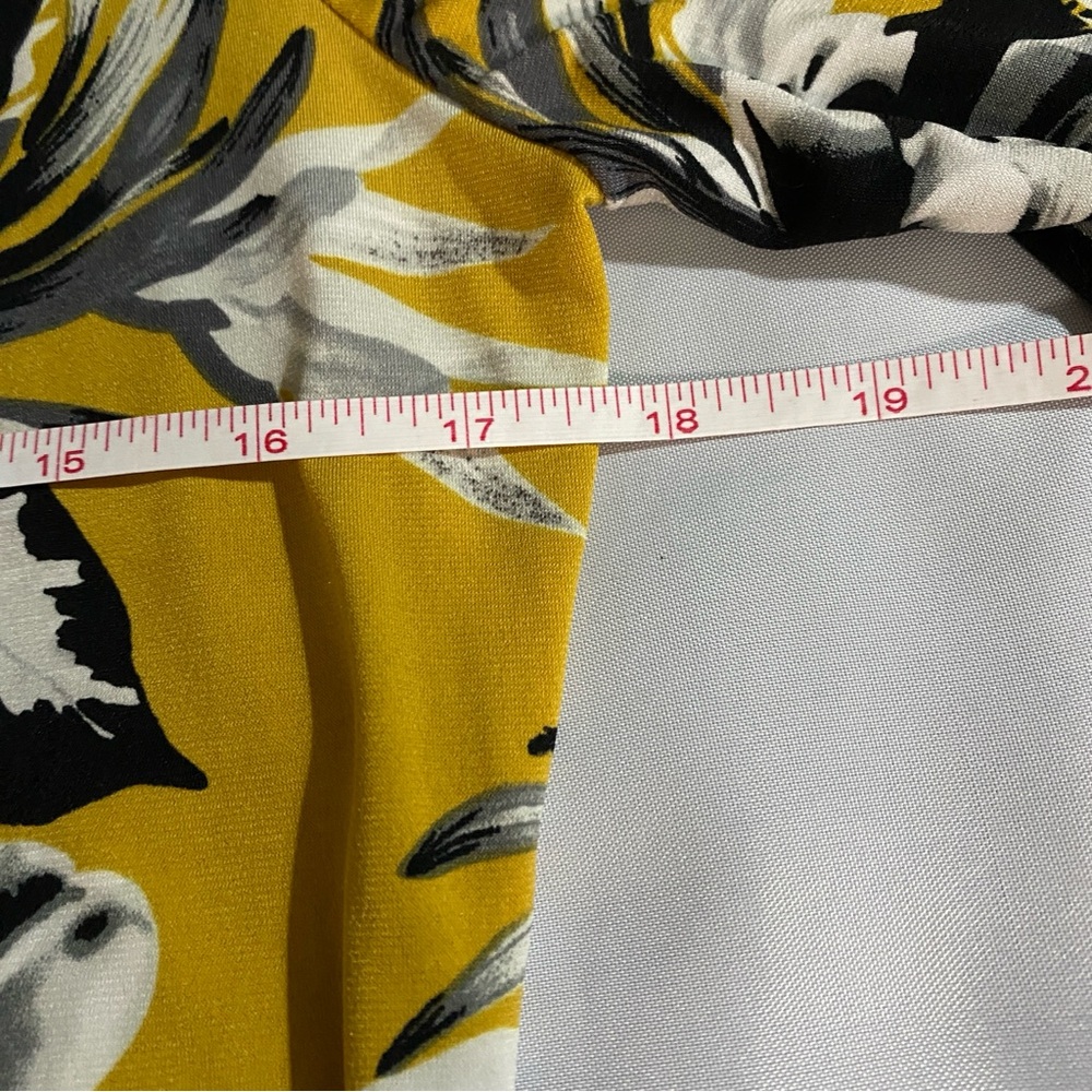 7th Avenue NY&Co Mustard Floral Keyhole Top | 3/4 Sleeve | Small - Picture 13 of 14